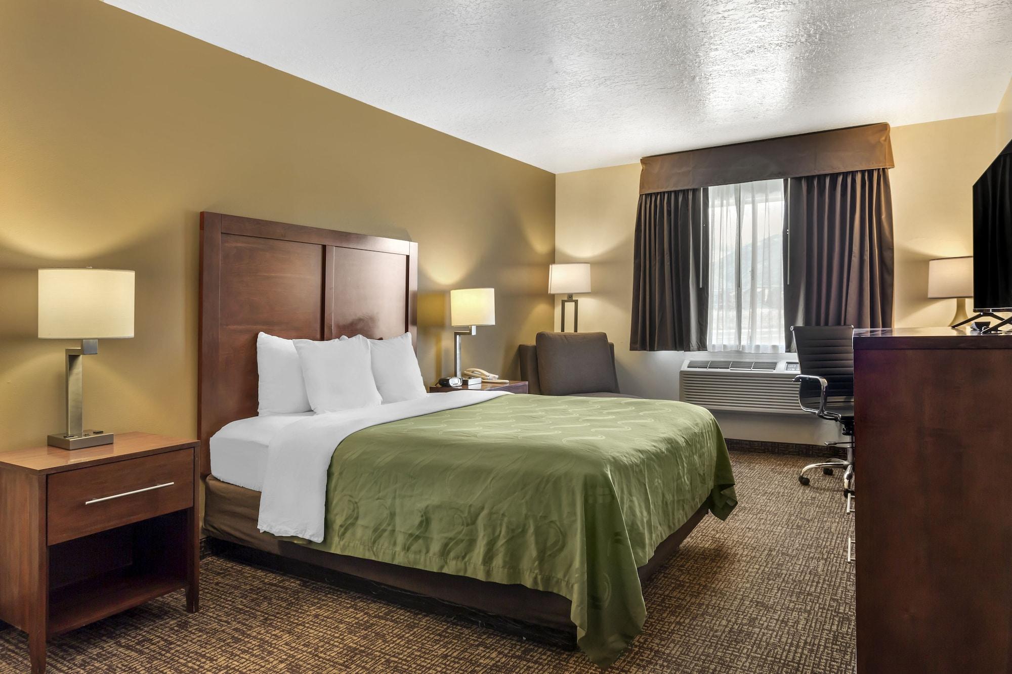 Quality Inn Logan Near University Экстерьер фото