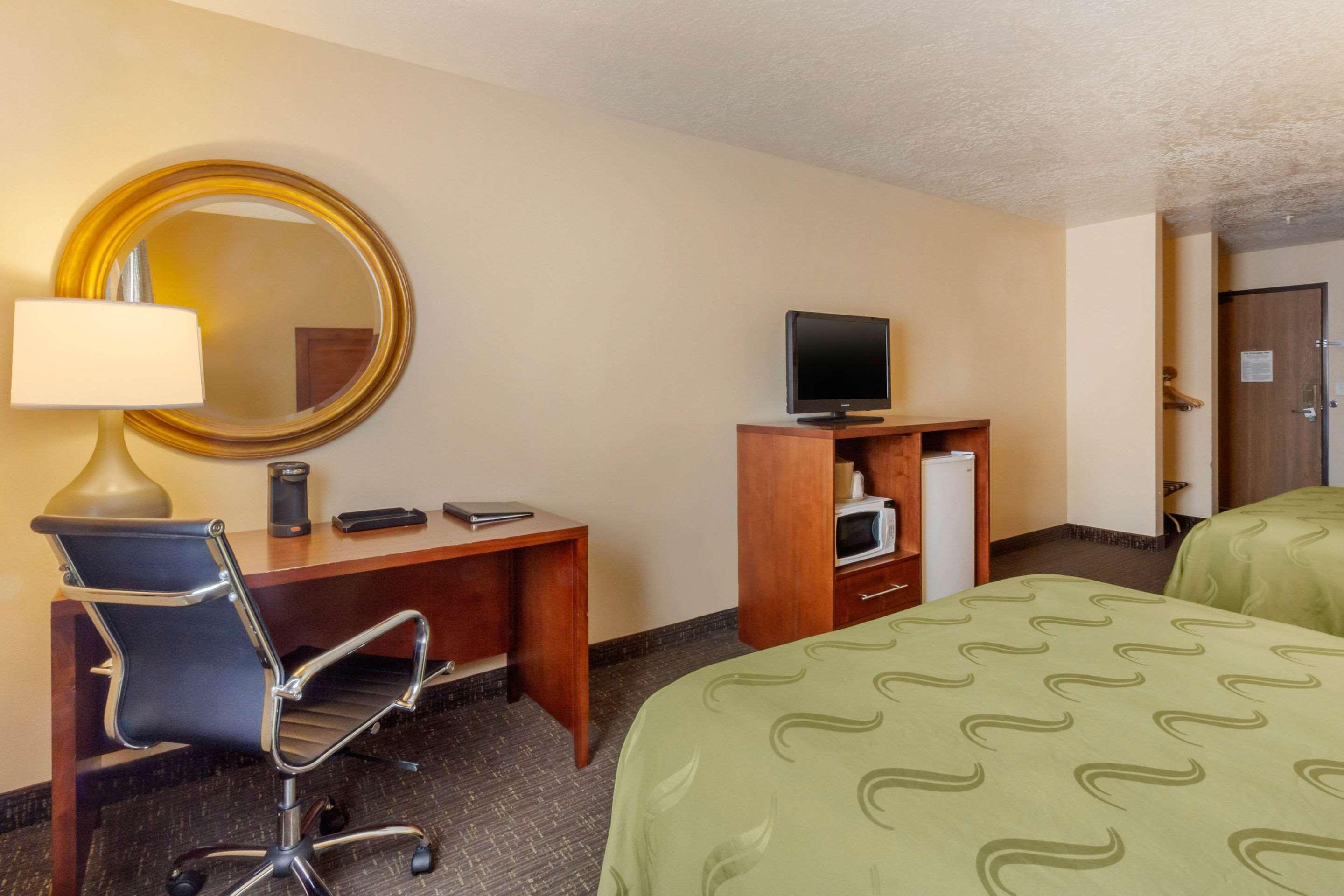 Quality Inn Logan Near University Экстерьер фото